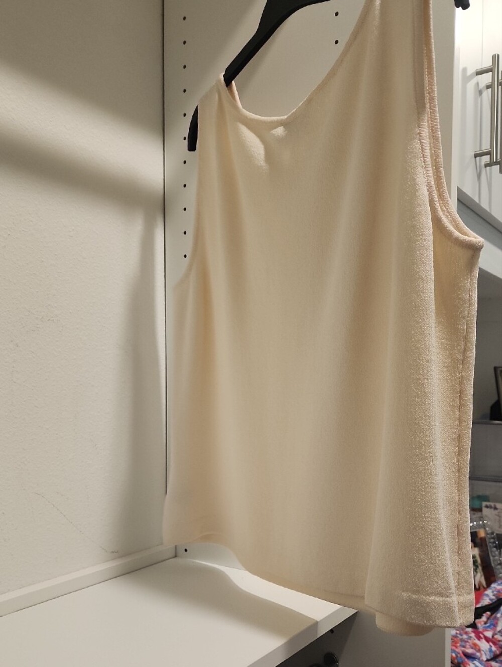 St. John Santana Knit Sleeveless Tank - Picture 5 of 7